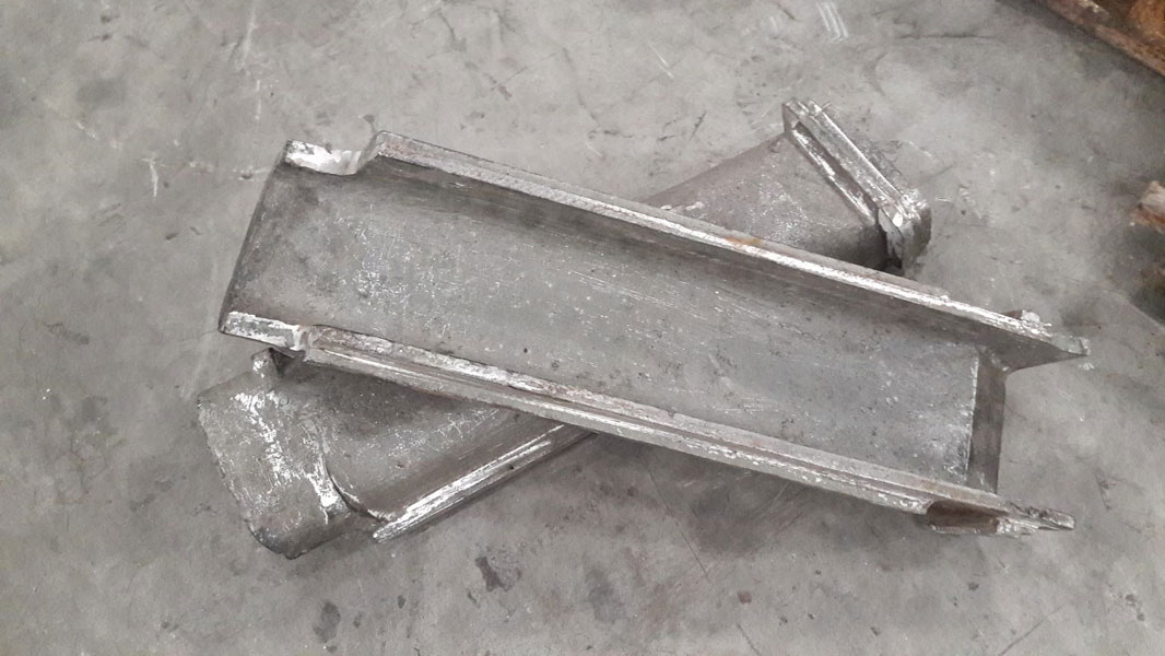 รับหล่อเหล็กหล่อทนสึก รางเครื่องยิงทราย ตามแบบ casmetals.com